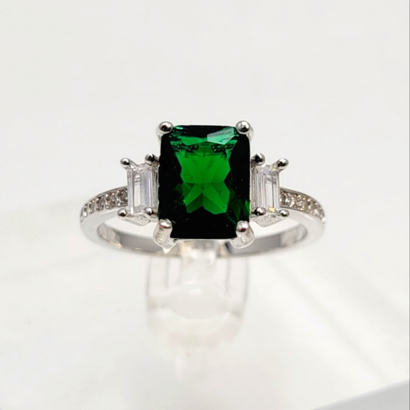 Sterling 2ct Emerald Ring